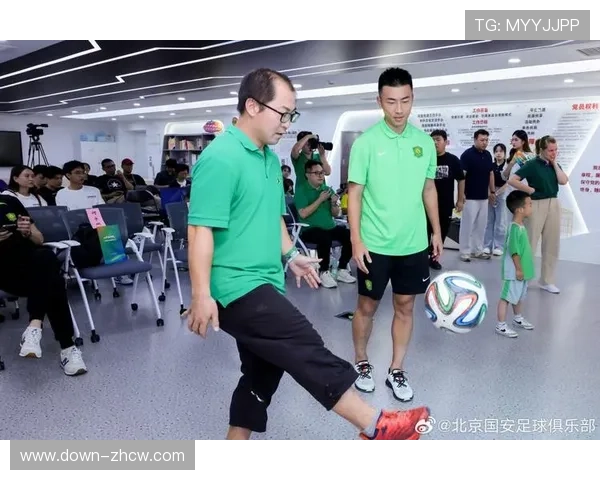 位置服务推送附近球迷活动信息促进线下社交互动。